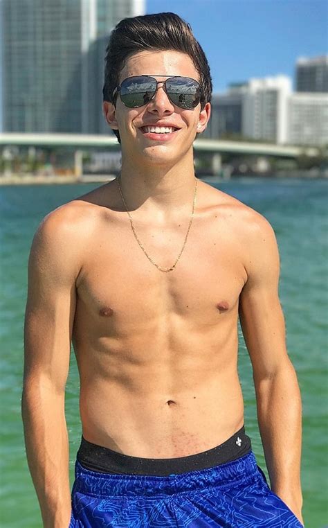 Fotos e vídeos dos nudes de Thomaz costa pelado